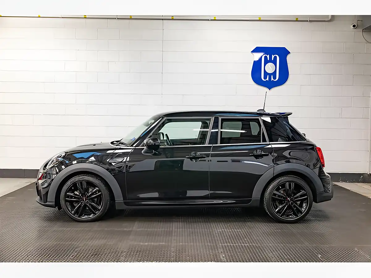 Used 2021 MINI Hatch Cooper Sport Midnight Black - Interior and Exterior details 4