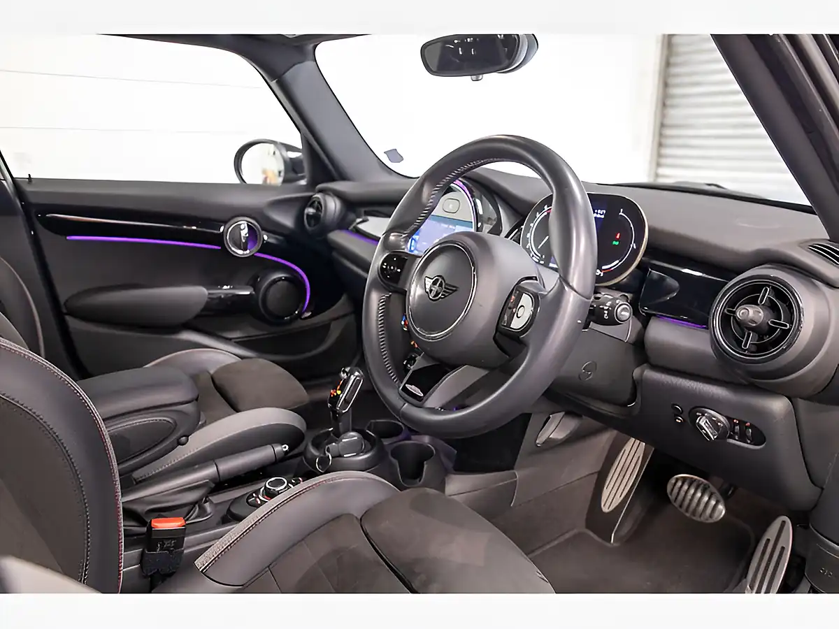 Used 2021 MINI Hatch Cooper Sport Midnight Black - Interior and Exterior details 9