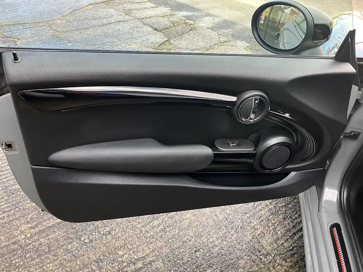 Used 2021 MINI Hatch Cooper Sport Moonwalk Grey Metallic - Interior and Exterior details 16