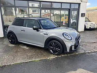 Used 2021 MINI Hatch Cooper Sport Moonwalk Grey Metallic - Interior and Exterior details 2
