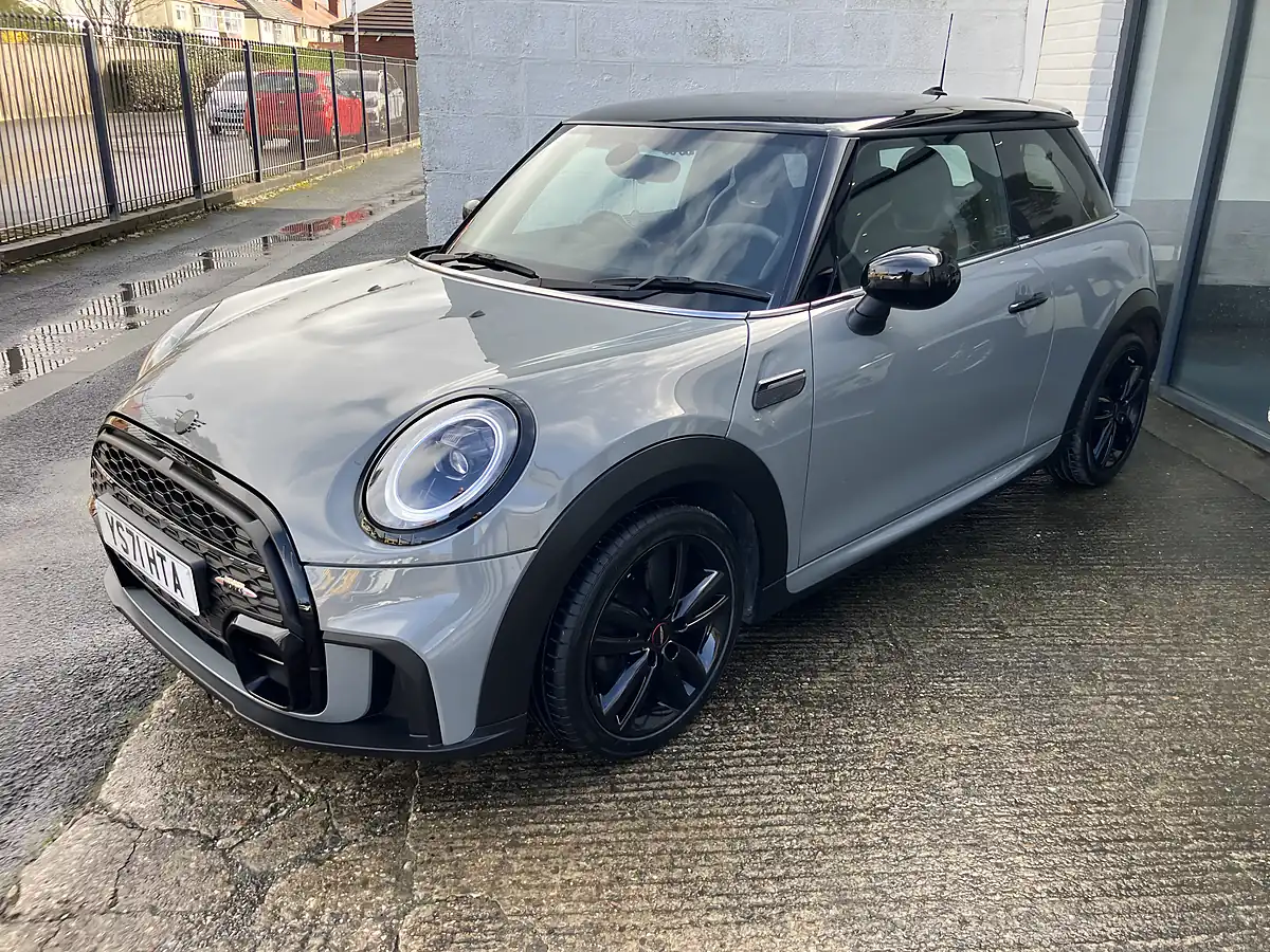 Used 2021 MINI Hatch Cooper Sport Moonwalk Grey Metallic - Interior and Exterior details 5
