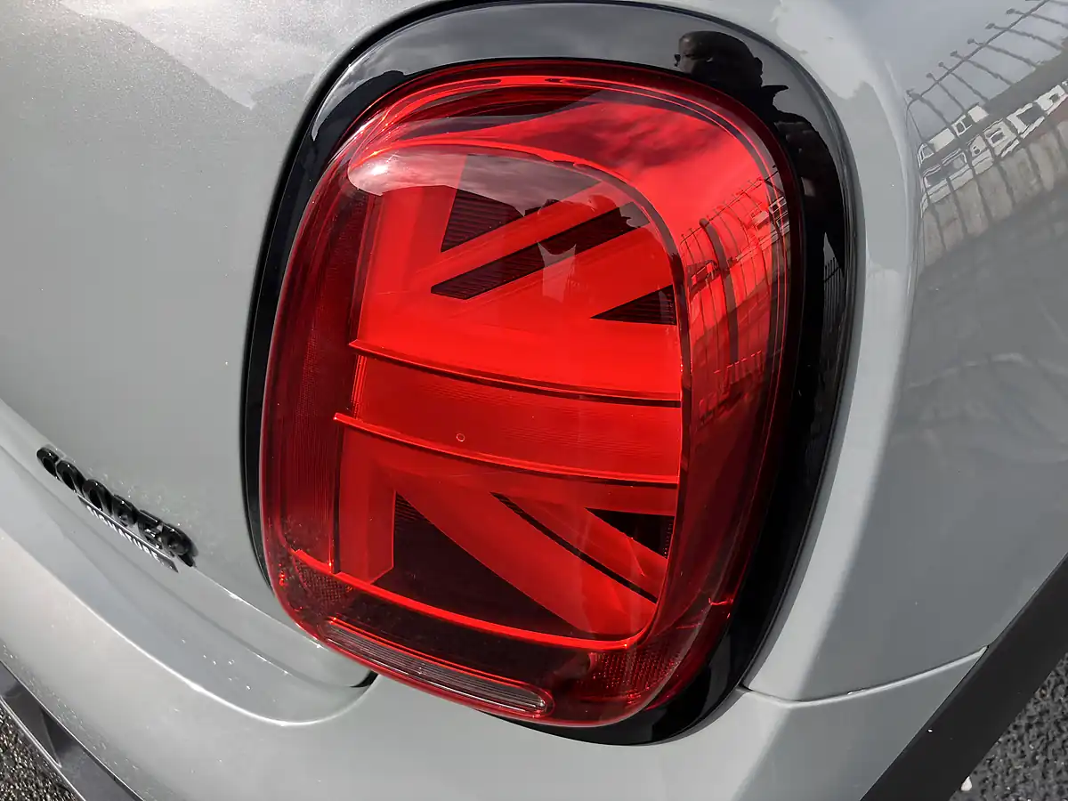 Used 2021 MINI Hatch Cooper Sport Moonwalk Grey Metallic - Interior and Exterior details 9