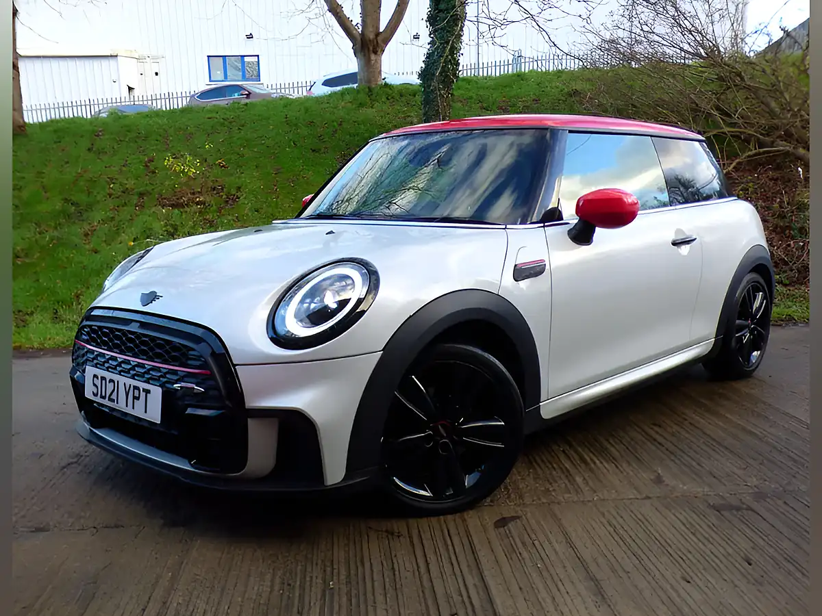Used 2021 MINI Hatch Cooper Sport Silver - Interior and Exterior details 11