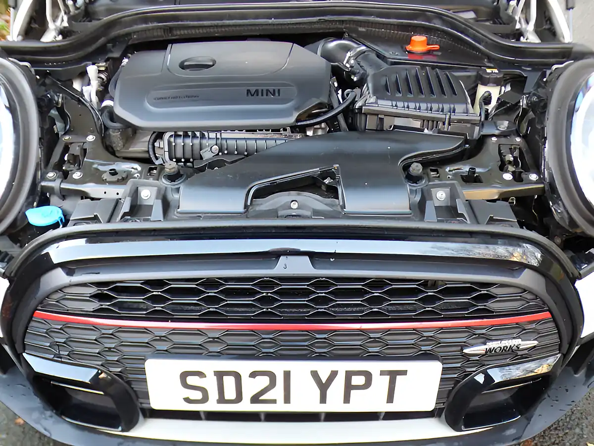 Used 2021 MINI Hatch Cooper Sport Silver - Interior and Exterior details 13