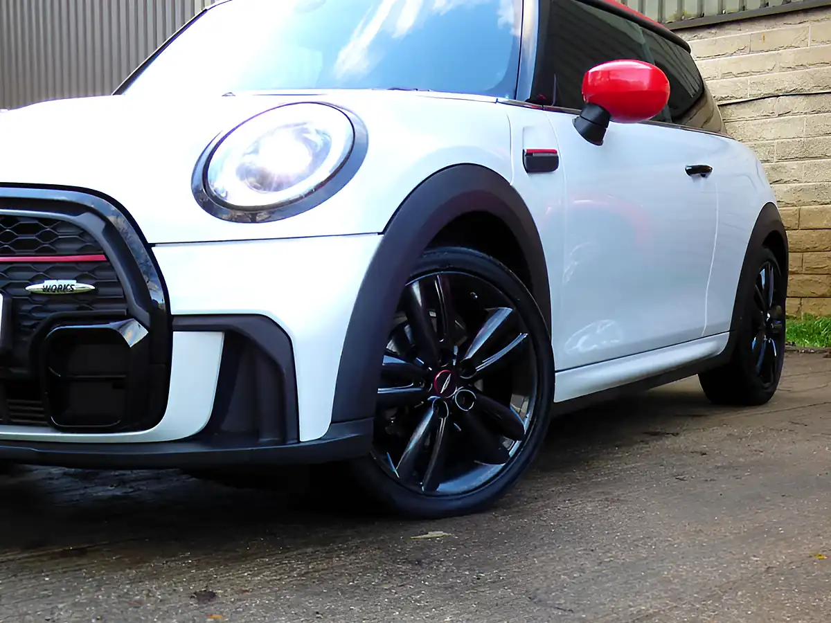 Used 2021 MINI Hatch Cooper Sport Silver - Interior and Exterior details 18