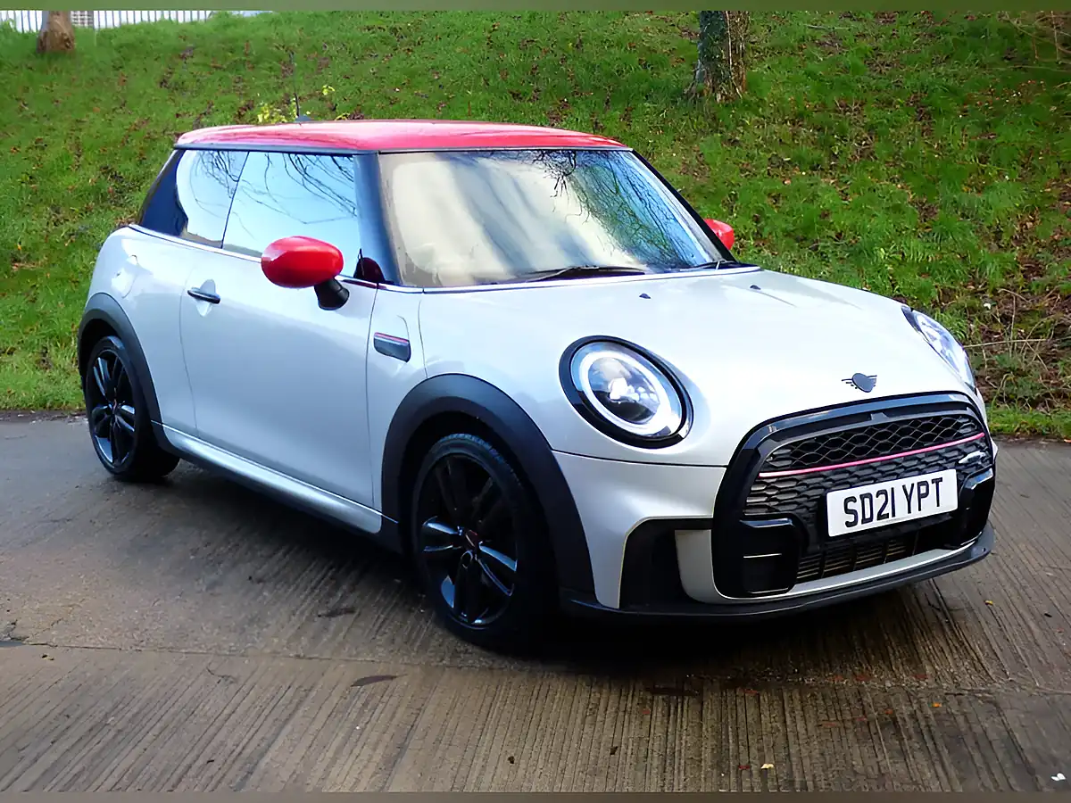Used 2021 MINI Hatch Cooper Sport Silver - Interior and Exterior details 4