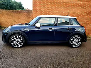 Used 2021 MINI Hatch Exclusive Black - Interior and Exterior details 4