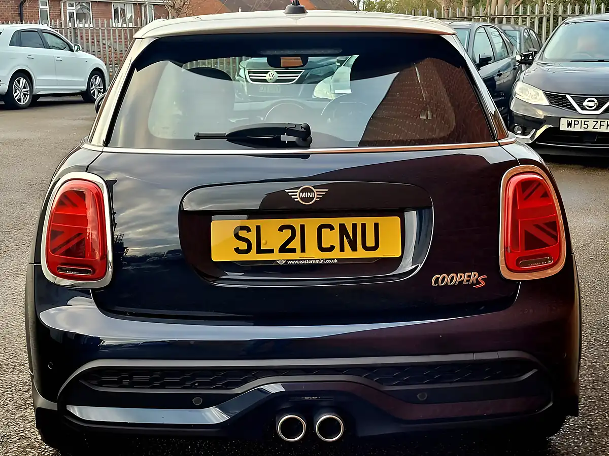 Used 2021 MINI Hatch Exclusive Black - Interior and Exterior details 6