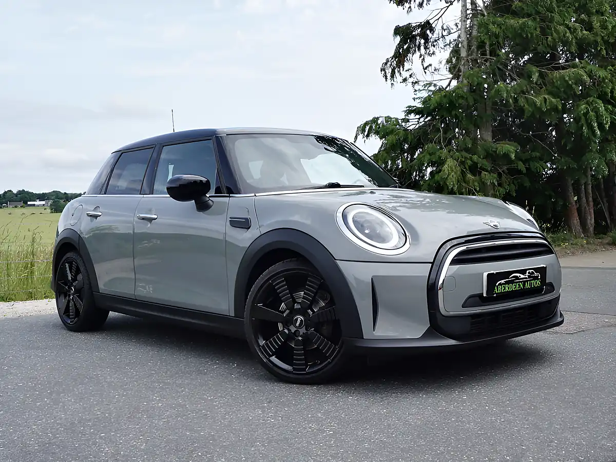Used 2021 MINI Hatch Exclusive Grey - Front View