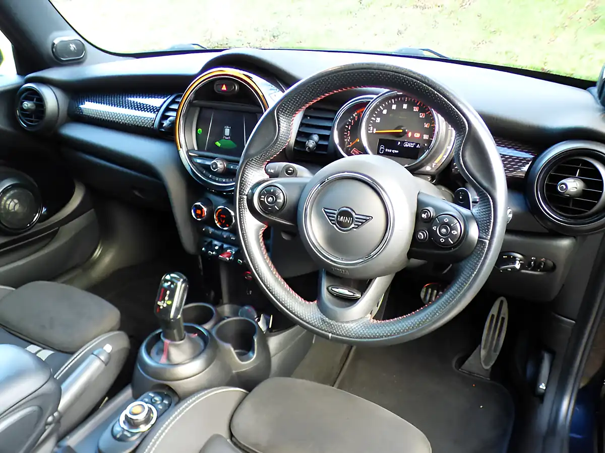 Used 2021 MINI Hatch Sport Black - Interior and Exterior details 3