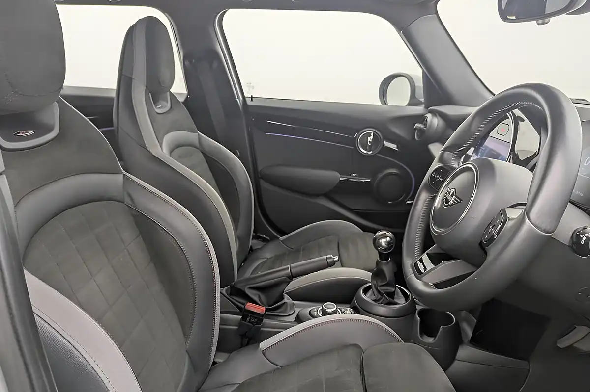 Used 2021 MINI Hatch Sport Grey - Interior and Exterior details 2
