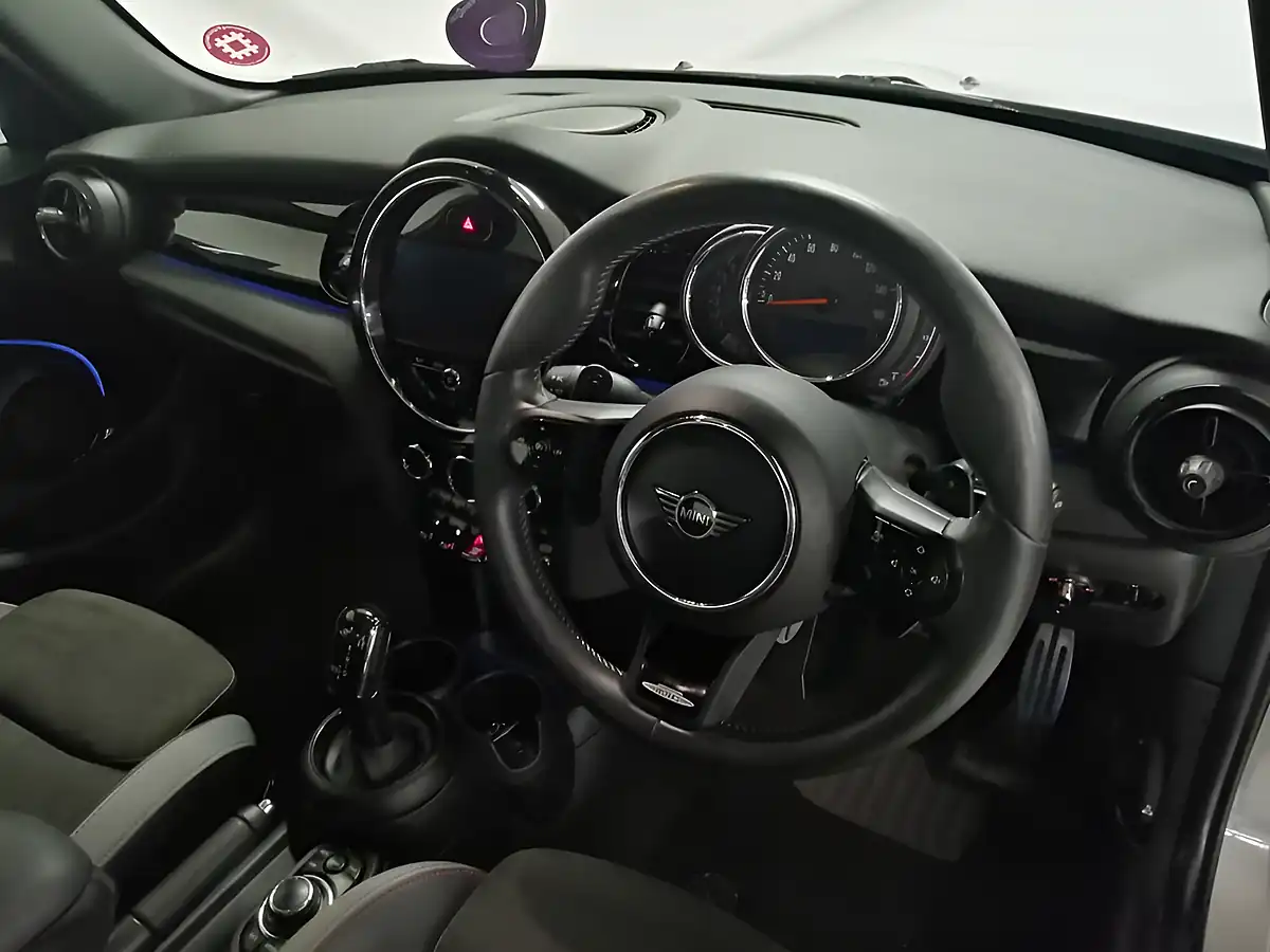 Used 2021 MINI Hatch Sport Grey - Interior and Exterior details 6