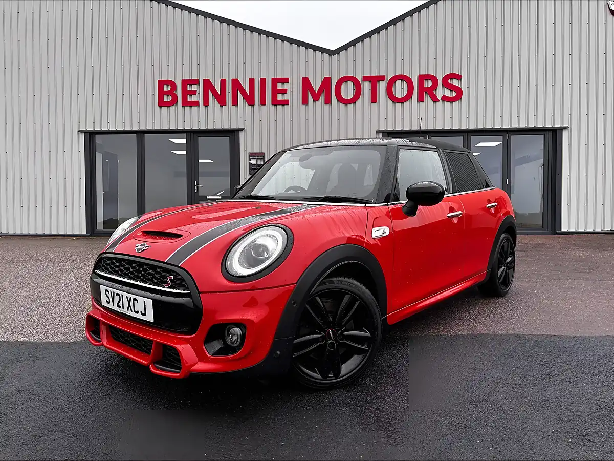 Used 2021 MINI Hatch Sport Orange - Front View