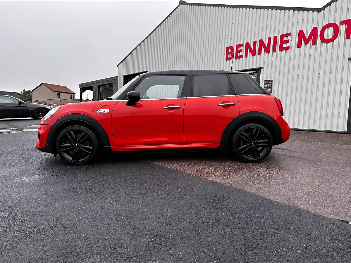 Used 2021 MINI Hatch Sport Orange - Interior and Exterior details 11