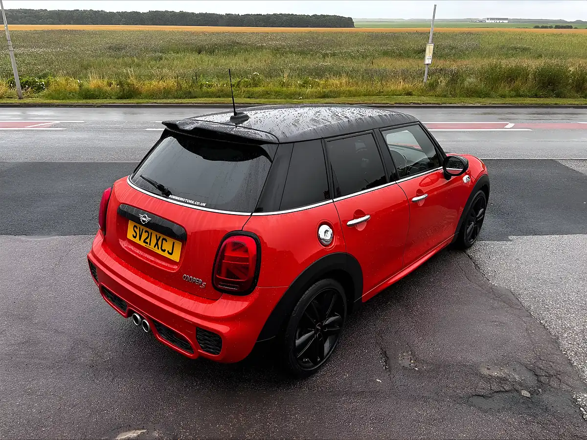 Used 2021 MINI Hatch Sport Orange - Interior and Exterior details 4