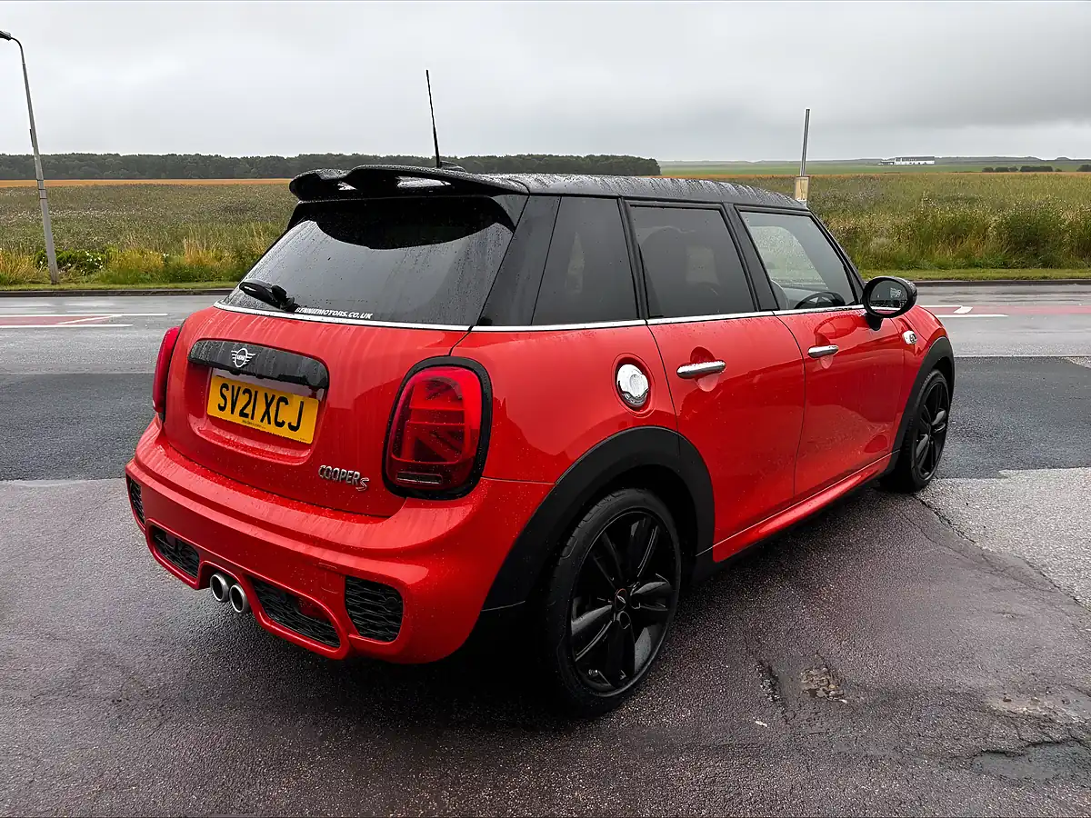 Used 2021 MINI Hatch Sport Orange - Interior and Exterior details 5
