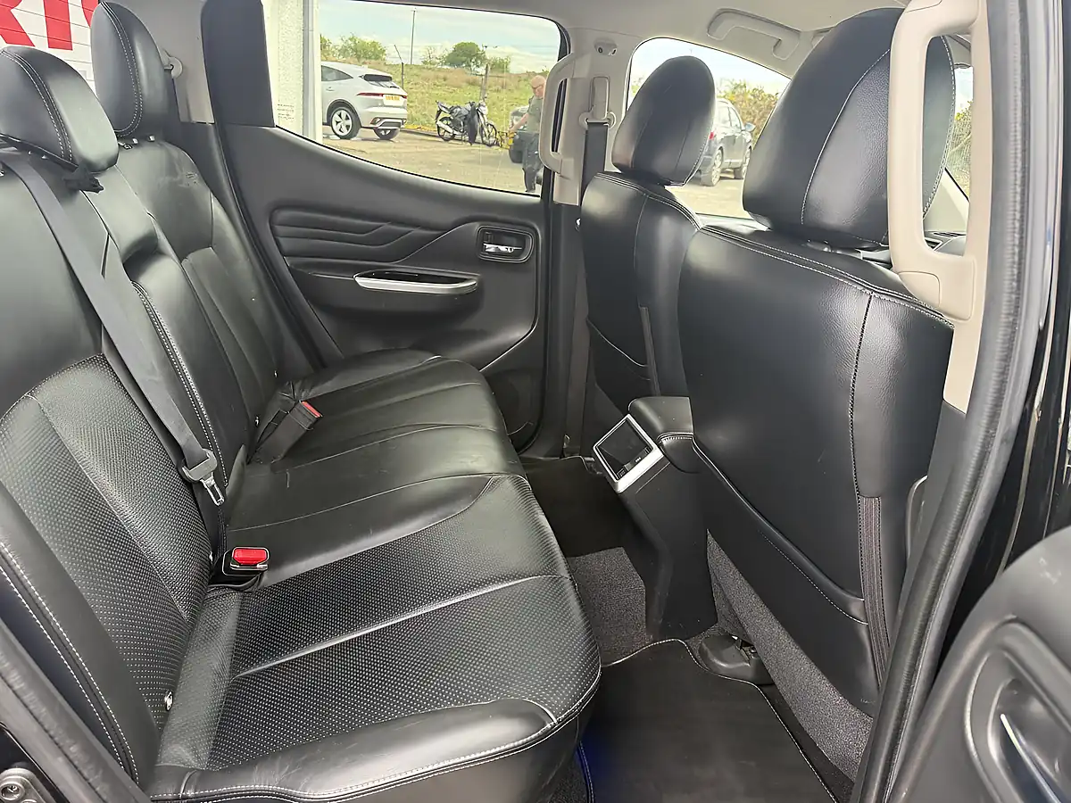 Used 2021 Mitsubishi L200 Barbarian Black - Interior and Exterior details 13