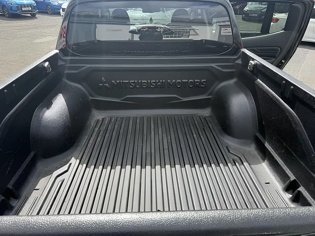 Used 2021 Mitsubishi L200 Barbarian Black - Interior and Exterior details 15
