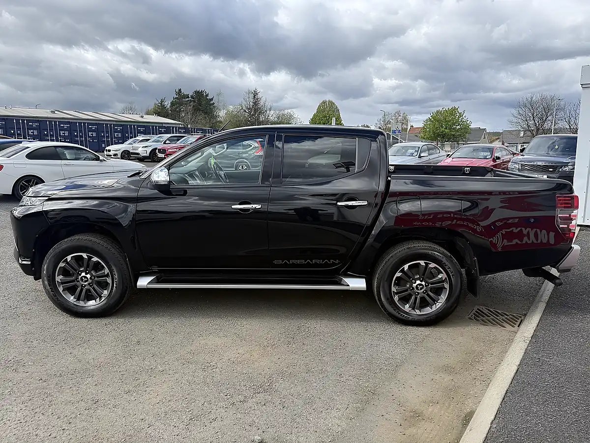 Used 2021 Mitsubishi L200 Barbarian Black - Interior and Exterior details 3