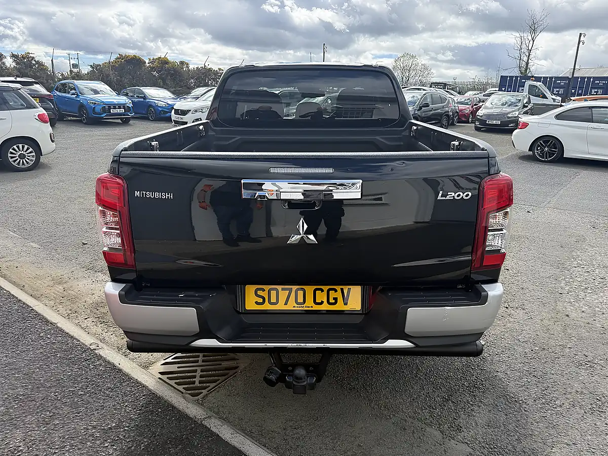 Used 2021 Mitsubishi L200 Barbarian Black - Interior and Exterior details 7