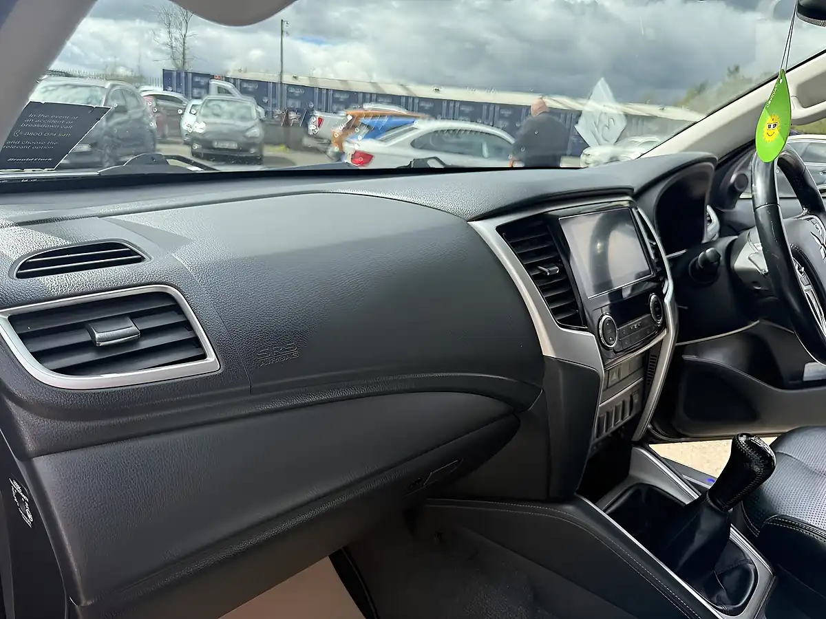 Used 2021 Mitsubishi L200 Barbarian Black - Interior and Exterior details 10