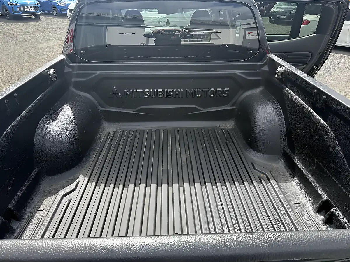Used 2021 Mitsubishi L200 Barbarian Black - Interior and Exterior details 15