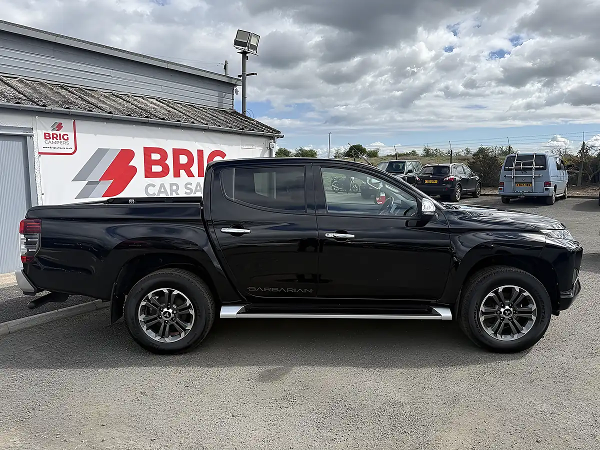 Used 2021 Mitsubishi L200 Barbarian Black - Interior and Exterior details 4