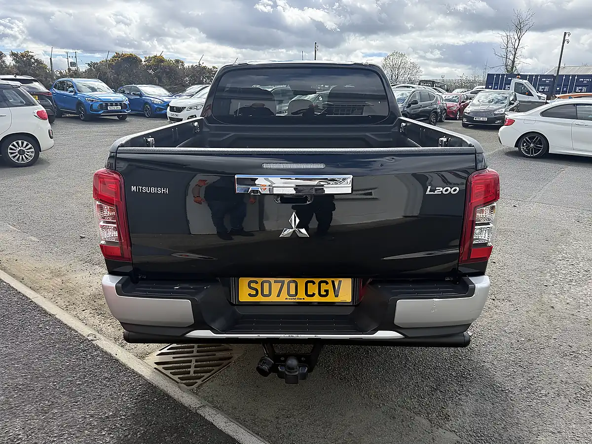 Used 2021 Mitsubishi L200 Barbarian Black - Interior and Exterior details 7