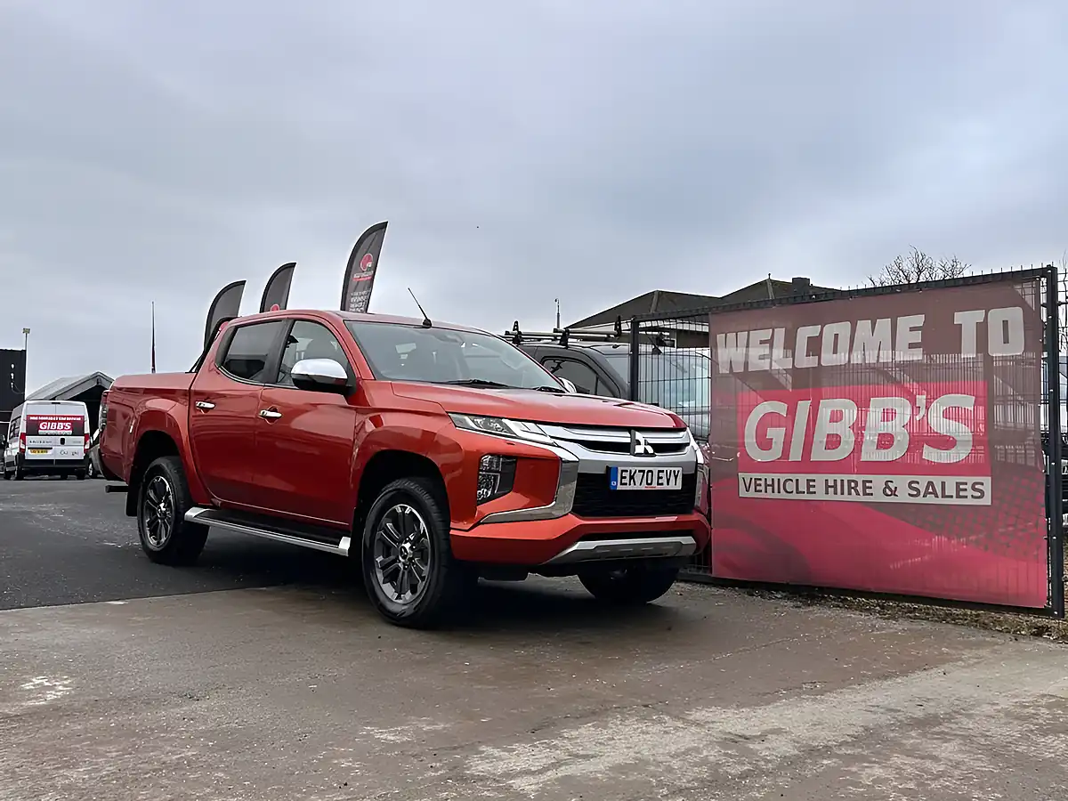 Used 2021 Mitsubishi L200 Barbarian Orange - Front View
