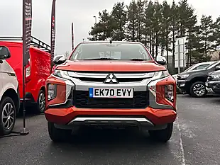 Used 2021 Mitsubishi L200 Barbarian Orange - Interior and Exterior details 10
