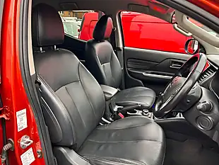 Used 2021 Mitsubishi L200 Barbarian Orange - Interior and Exterior details 11
