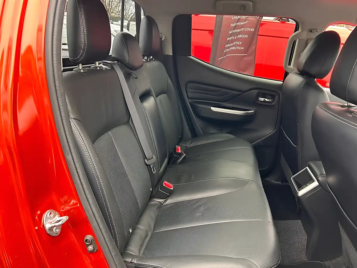 Used 2021 Mitsubishi L200 Barbarian Orange - Interior and Exterior details 13