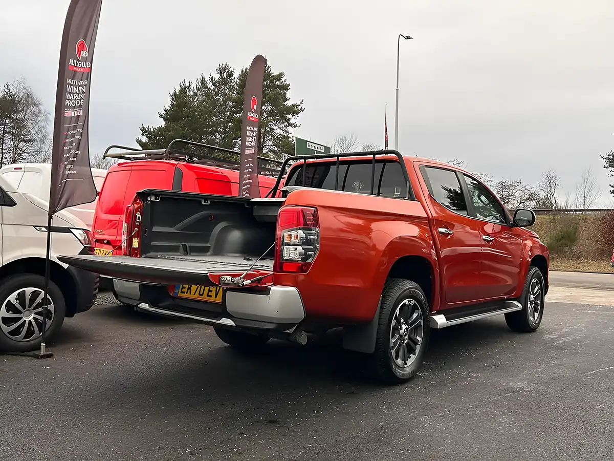 Used 2021 Mitsubishi L200 Barbarian Orange - Interior and Exterior details 16