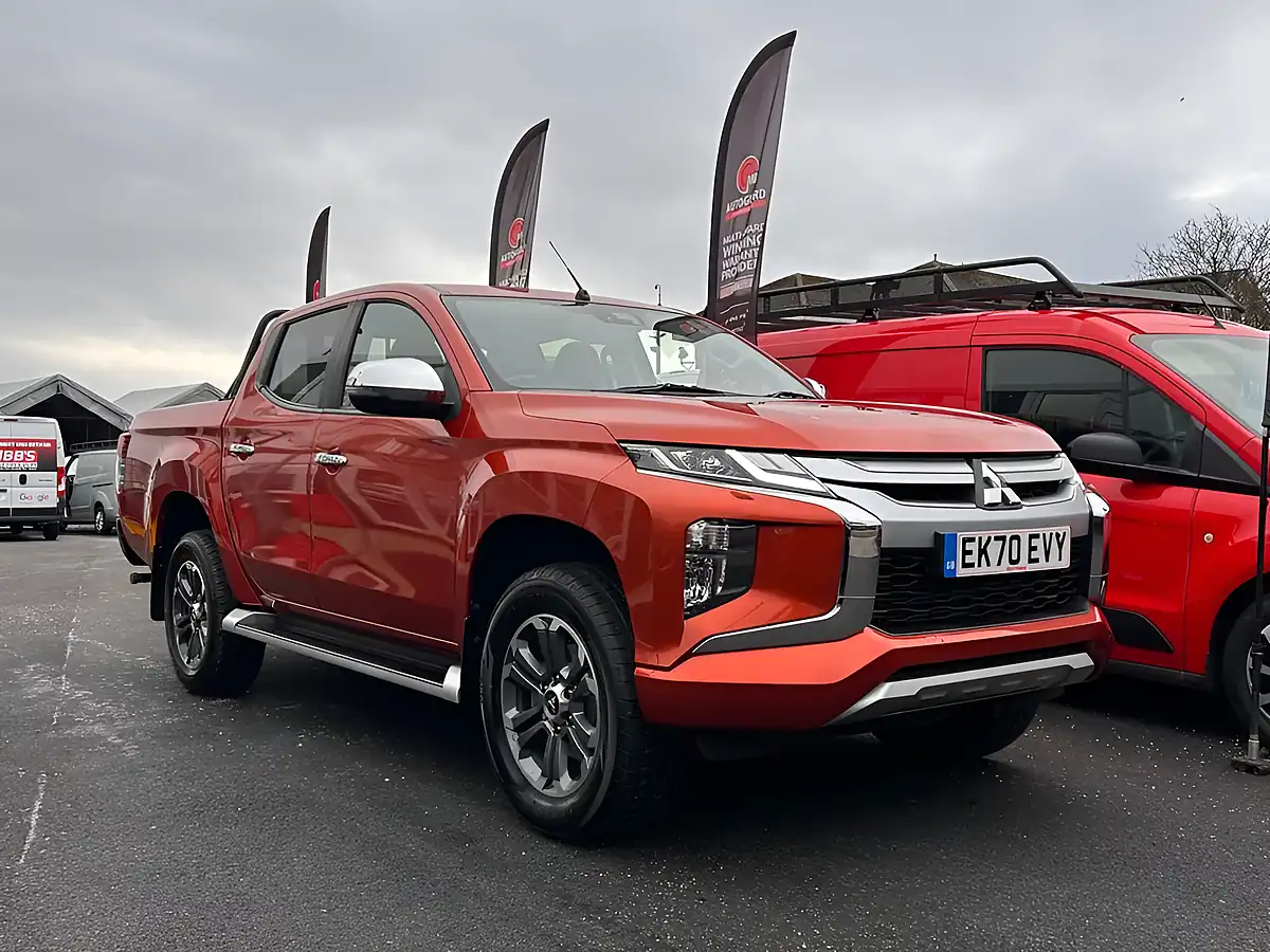 Used 2021 Mitsubishi L200 Barbarian Orange - Interior and Exterior details 2