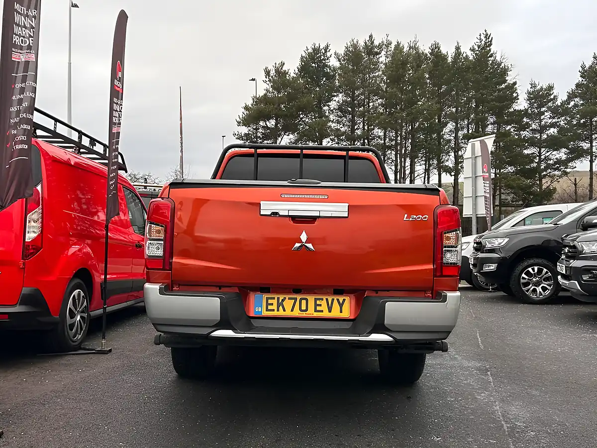 Used 2021 Mitsubishi L200 Barbarian Orange - Interior and Exterior details 5