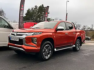 Used 2021 Mitsubishi L200 Barbarian Orange - Interior and Exterior details 9