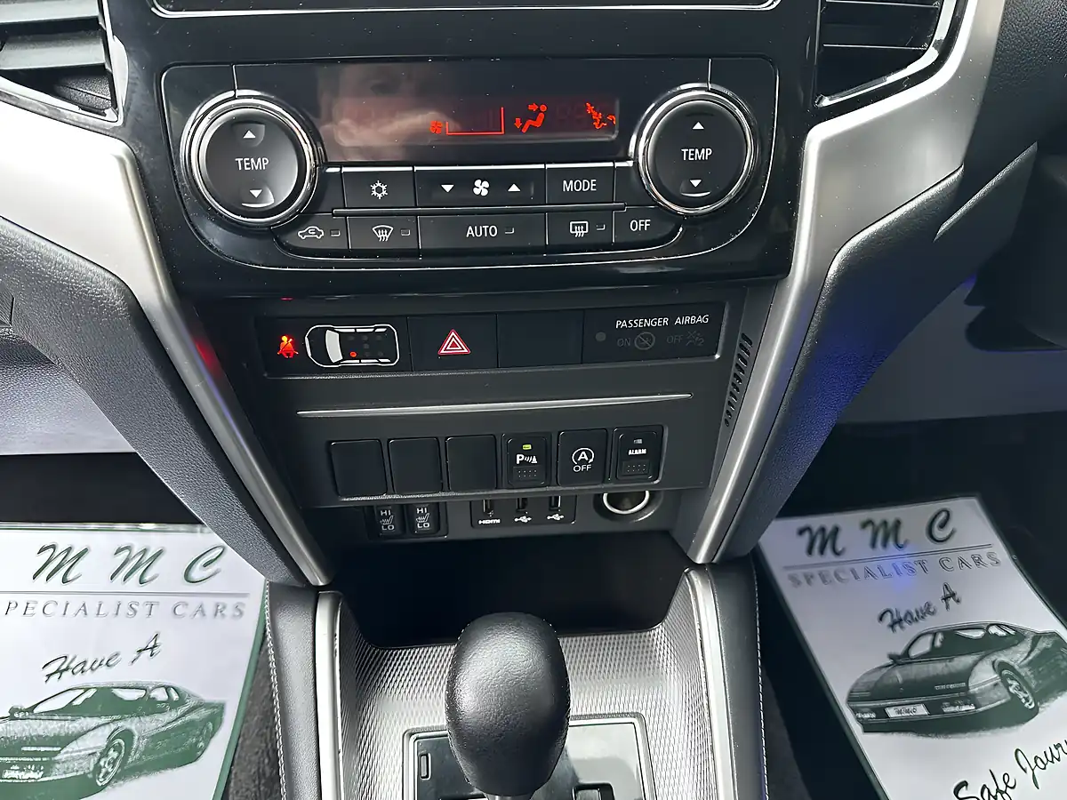 Used 2021 Mitsubishi L200 Barbarian Red - Interior and Exterior details 15
