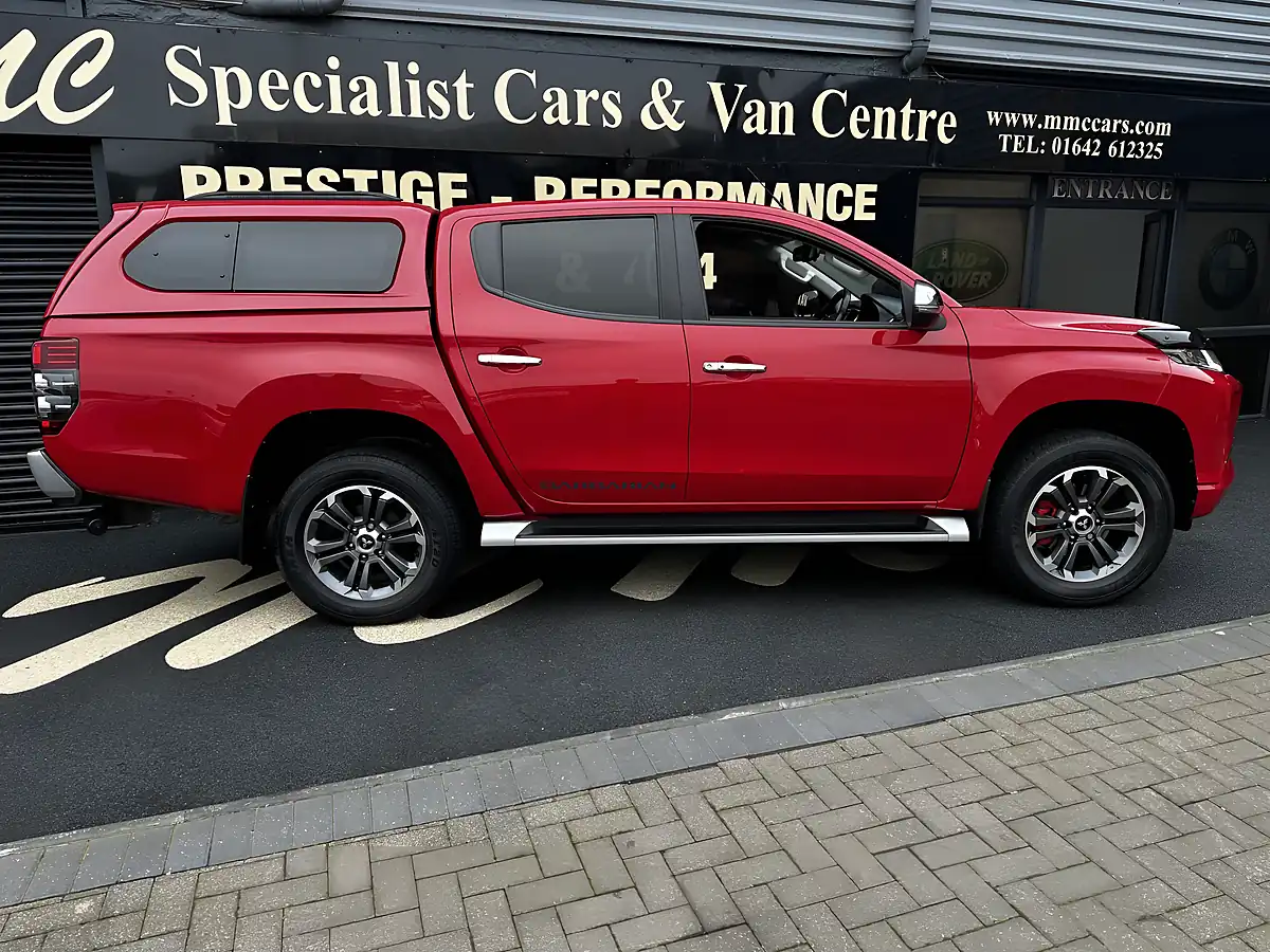 Used 2021 Mitsubishi L200 Barbarian Red - Interior and Exterior details 5