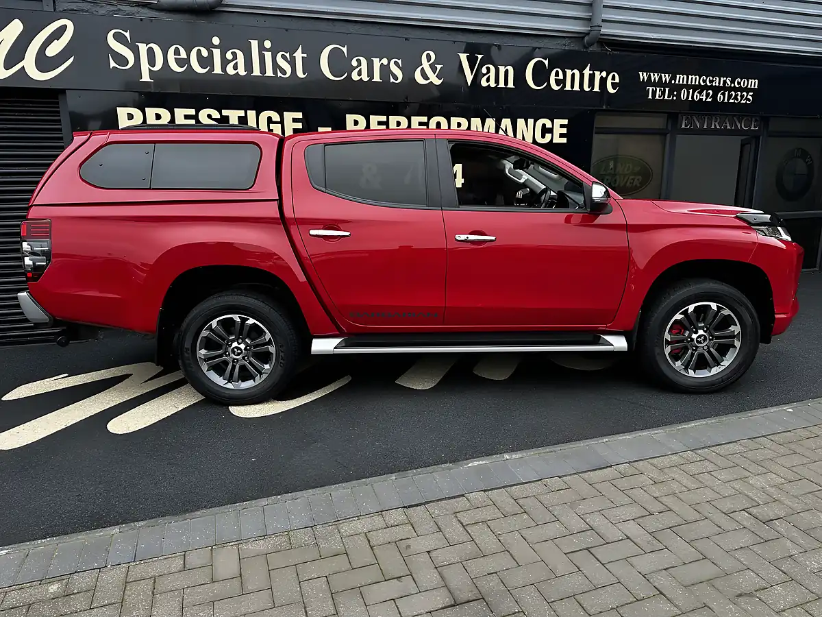 Used 2021 Mitsubishi L200 Barbarian Red - Interior and Exterior details 5