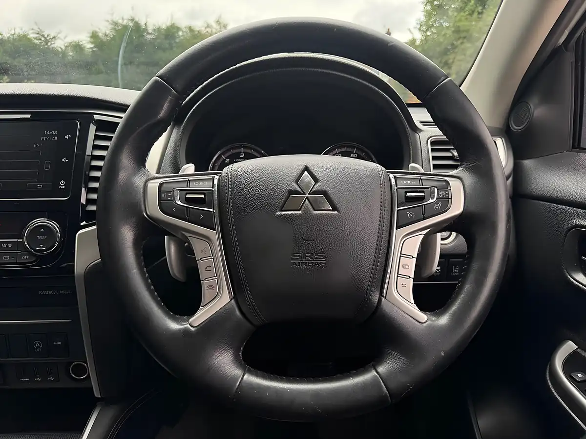 Used 2021 Mitsubishi L200 Barbarian White - Interior and Exterior details 12