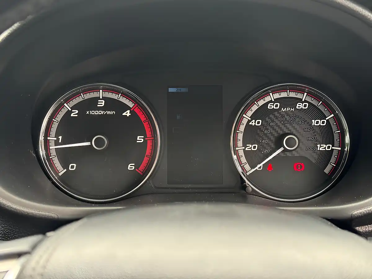 Used 2021 Mitsubishi L200 Barbarian White - Interior and Exterior details 13