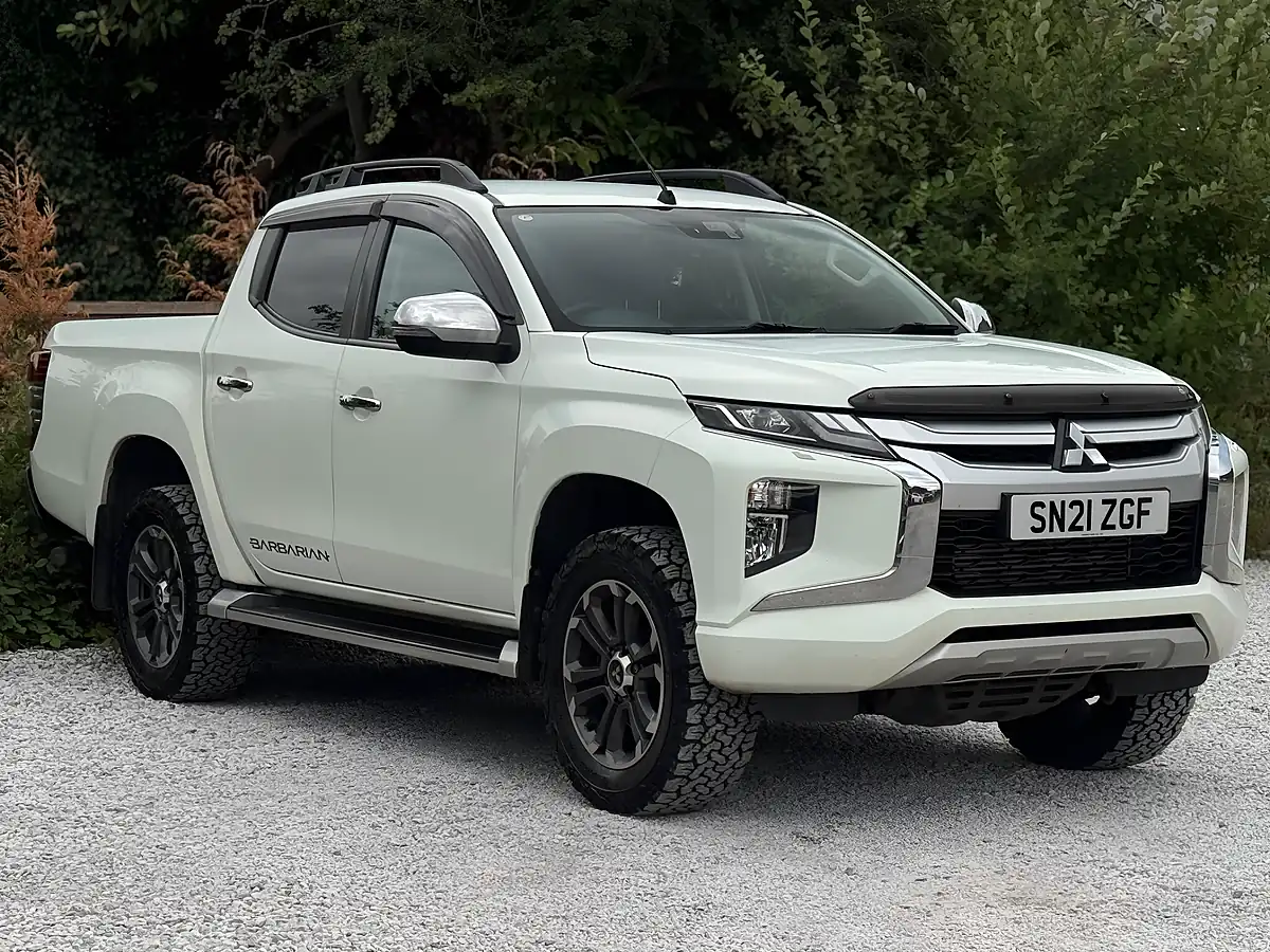 Used 2021 Mitsubishi L200 Barbarian White - Interior and Exterior details 3