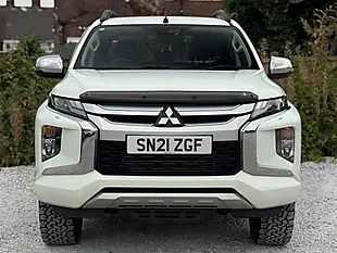 Used 2021 Mitsubishi L200 Barbarian White - Interior and Exterior details 5
