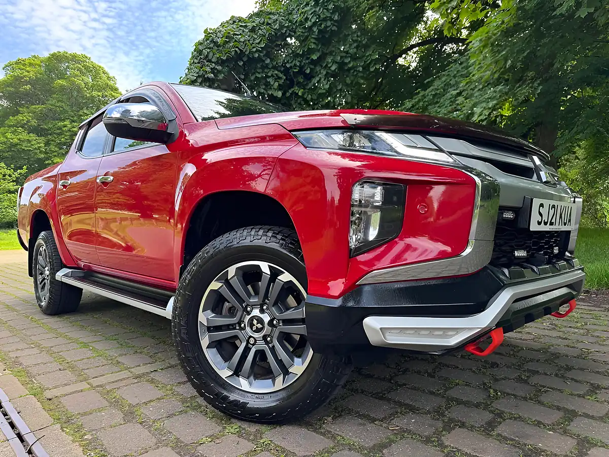 Used 2021 Mitsubishi L200 Barbarian X Red - Front View