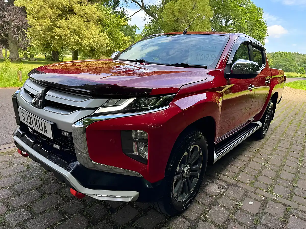 Used 2021 Mitsubishi L200 Barbarian X Red - Interior and Exterior details 10