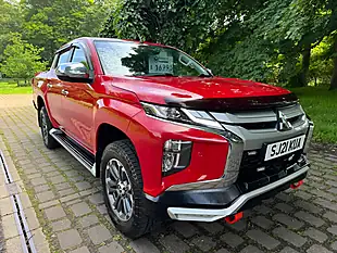Used 2021 Mitsubishi L200 Barbarian X Red - Interior and Exterior details 11
