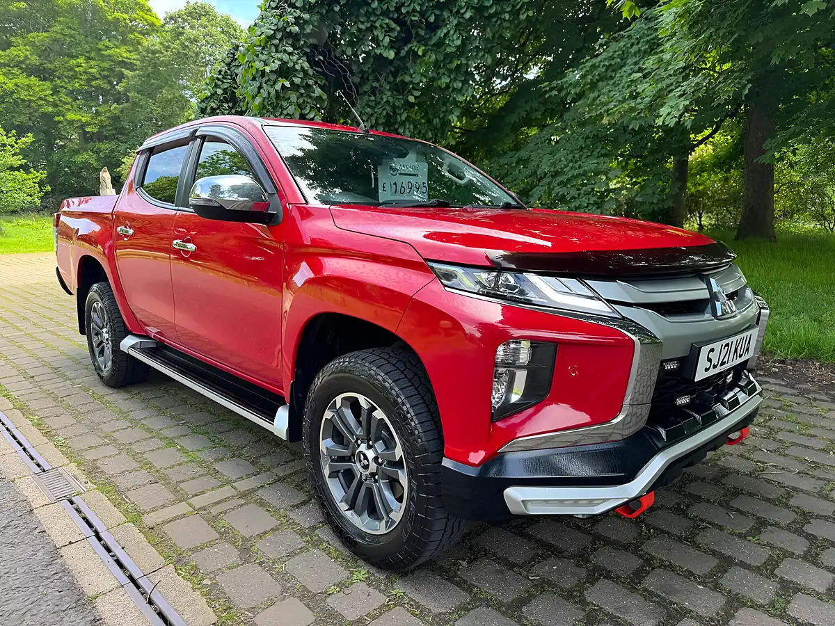 Used 2021 Mitsubishi L200 Barbarian X Red - Interior and Exterior details 12