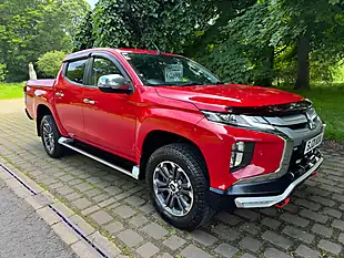Used 2021 Mitsubishi L200 Barbarian X Red - Interior and Exterior details 13