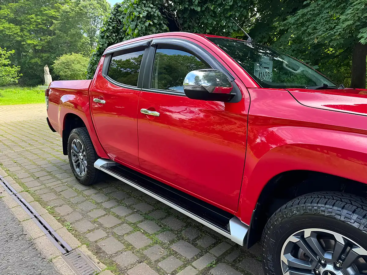 Used 2021 Mitsubishi L200 Barbarian X Red - Interior and Exterior details 15