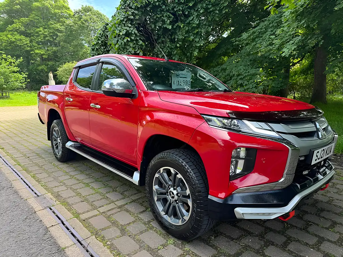 Used 2021 Mitsubishi L200 Barbarian X Red - Interior and Exterior details 2
